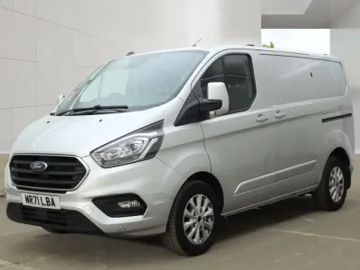 Usado Ford Transit Custom Limited 130 HP (95 kW) 2021 Prateado Van