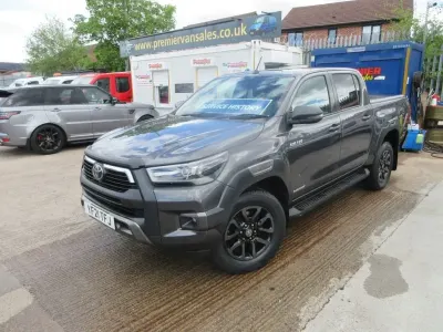 Begagnad Toyota HiLux 205 HK (150 kW) 2021 Grå Pickup
