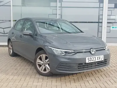 Second-hand VW Golf VIII Life 150 CP (110 kW) 2023 Gri Hatchback