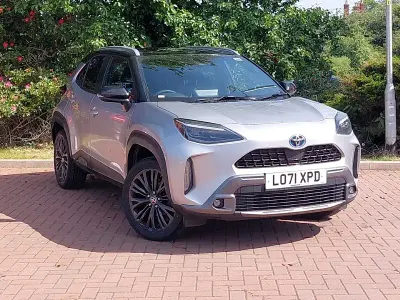 Used Toyota Yaris Hybrid 116 HP (85 kW) 2022 Silver Estate