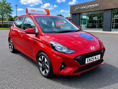 Used Hyundai i10 Advanced 63 HP (46 kW) 2025 Red Hatchback