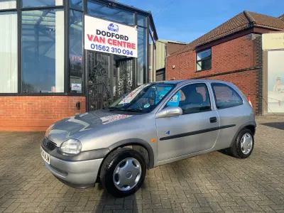 Used Vauxhall Corsa Club 60 HP (44 kW) 2000 Silver Hatchback