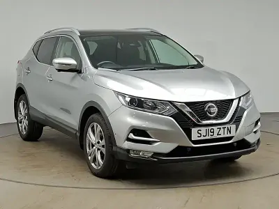 Used Nissan Qashqai N-Connecta 115 HP (84 kW) 2019 Silver SUV
