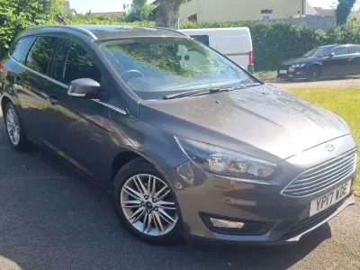 Used Ford Focus Zetec 100 HP (73 kW) 2017 Grey Estate