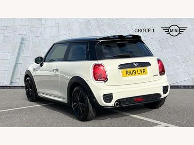 Usado Mini Cooper Sport 136 HP (100 kW) 2019 Branco Citadino