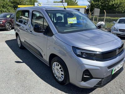 Używany Vauxhall Combo Design Edition 100 kW (136 KM) 2024 Szary Minivan