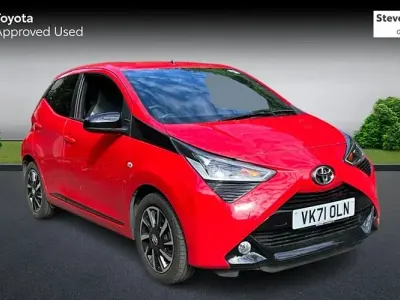 Used Toyota Aygo Trend 72 HP (52 kW) 2021 Red Hatchback