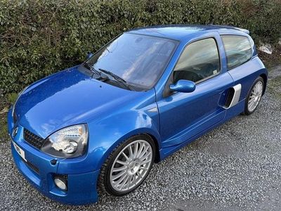 Used Renault Clio II 255 HP (187 kW) 2004 Blue Hatchback