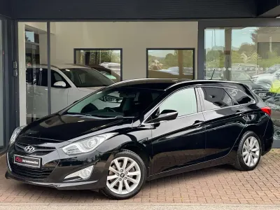 Used Hyundai i40 Style 135 HP (99 kW) 2012 Black Estate