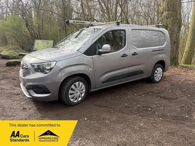 Used Vauxhall Combo Sportive 100 HP (73 kW) 2019 Grey MPV