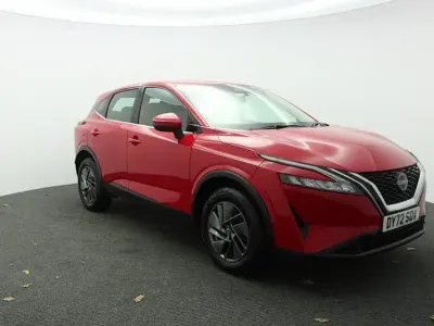 Używany Nissan Qashqai Acenta Premium 2022 Czerwony SUV