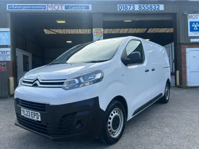 Używany Citroën Dispatch 100 KM (73 kW) 2023 Biały Minivan