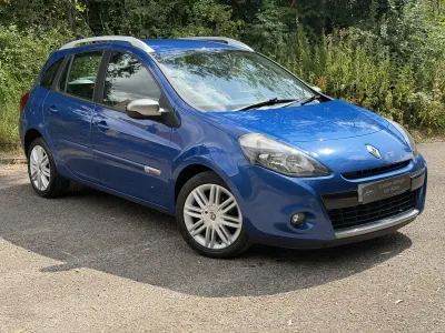 Used Renault Clio Dynamique 112 HP (82 kW) 2011 Blue Estate