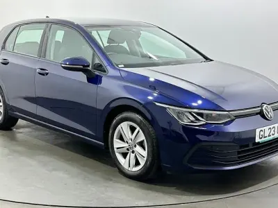 Used VW Golf VIII Life 150 HP (110 kW) 2023 Blue Hatchback