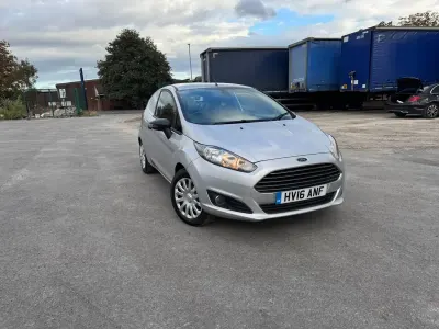 Used Ford Fiesta 75 HP (55 kW) 2016 Silver Hatchback