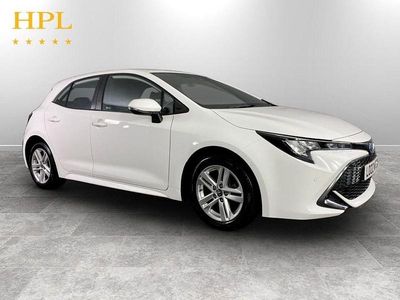Used Toyota Corolla 122 HP (89 kW) 2022 White Hatchback