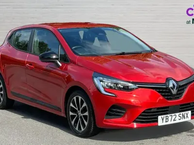 Used Renault Clio Evolution 90 HP (66 kW) 2023 Red Hatchback