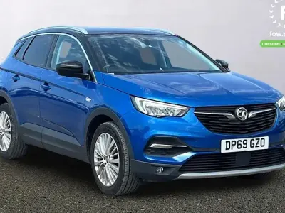 Usado Vauxhall Grandland X Business Edition 131 HP (96 kW) 2020 Azul SUV