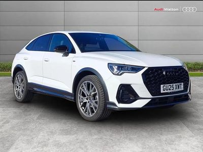 Używany Audi Q3 Black Edition 150 KM (110 kW) 2025 Biały SUV