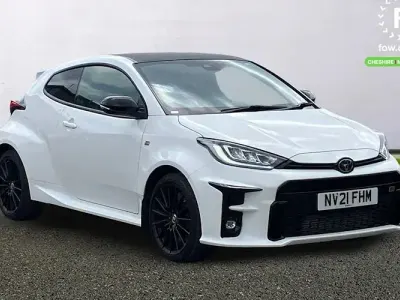 Used Toyota Yaris 272 HP (200 kW) 2021 White Hatchback