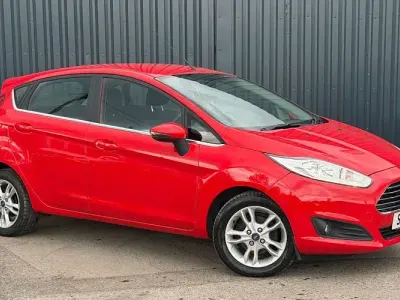 Used Ford Fiesta Zetec 95 HP (69 kW) 2016 Red Hatchback