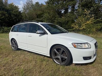 White Used 2009 Volvo V50 Estate | £2,895 (A bit pricey)