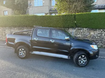 Usado Toyota HiLux 130 HP (95 kW) 2006 Preto Pickup