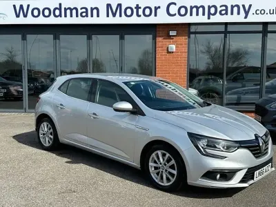 Used Renault Mégane III Dynamique 110 HP (80 kW) 2016 Silver Hatchback