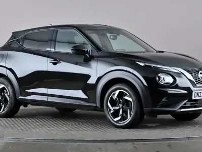 Gebraucht Nissan Juke N-Connecta 114 PS (83 kW) 2023 Schwarz SUV