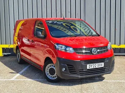 Used Vauxhall Vivaro 100 HP (73 kW) 2022 Red MPV