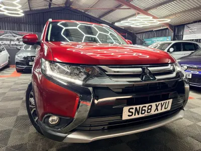 Używany Mitsubishi Outlander 2018 Czerwony SUV