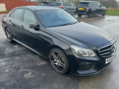 Usado Mercedes E220 Premium 2016 Negro Berlina
