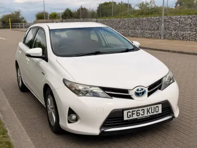 Used Toyota Auris Hybrid