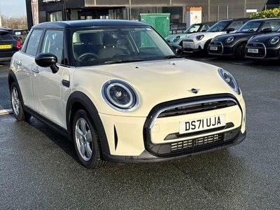 White Used 2022 Mini Cooper Classic Hatchback | £16,427 (Fair price)
