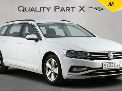 Used VW Passat SE 150 HP (110 kW) 2023 White Estate