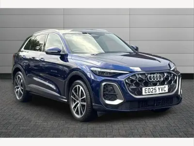 Used Audi Q5 Advanced 204 HP (150 kW) 2025 Navarra blue SUV