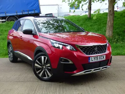 Used Peugeot 3008 Premium 180 HP (132 kW) 2019 Red SUV