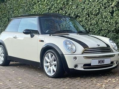 White Used 2005 Mini Cooper Hatch Hatchback | £6,500 (A bit pricey)