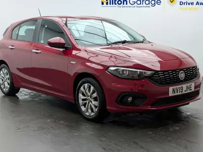 Używany Fiat Tipo Easy Plus 95 KM (69 kW) 2019 Czerwony Hatchback