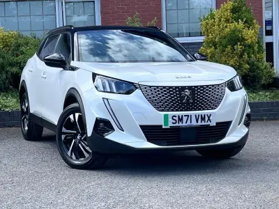 Gebraucht Peugeot e-2008 GT 98 kW (134 PS) 2022 Weiß SUV