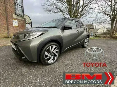 Used Toyota Aygo 72 HP (52 kW) 2022 Green Hatchback
