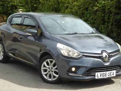 Used Renault Clio Dynamique 88 HP (64 kW) 2016 Grey Hatchback