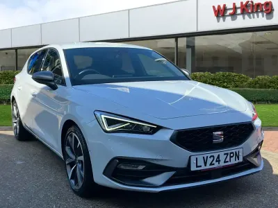 Used Seat Leon FR Sport 272 HP (200 kW) 2024 White Hatchback