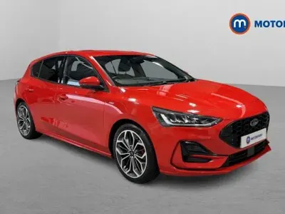 Used Ford Focus ST-Line X 125 HP (91 kW) 2023 Red Hatchback