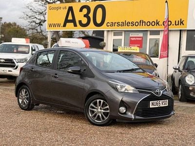 Used Toyota Yaris 90 HP (66 kW) 2015 Grey Hatchback