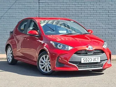 Used Toyota Yaris 116 HP (85 kW) 2023 Red Hatchback