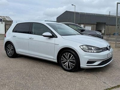 Begagnad VW Golf VII SE 130 HK (95 kW) 2020 Silver Halvkombi
