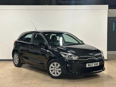 Begagnad Kia Rio 76 HK (55 kW) 2017 Svart Halvkombi
