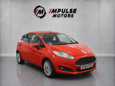 Used Ford Fiesta Titanium 120 HP (88 kW) 2014 Red Hatchback