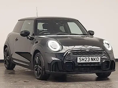 Usado Mini Cooper Hatch 134 CV (98 kW) 2023 Negro Utilitario